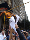 Los decretos fueron quemados siguiendo el ejemplo de Manuela Beltrán